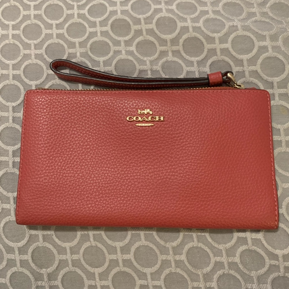 Coach Pebble Leather Long Wristlet Wallet -EUC